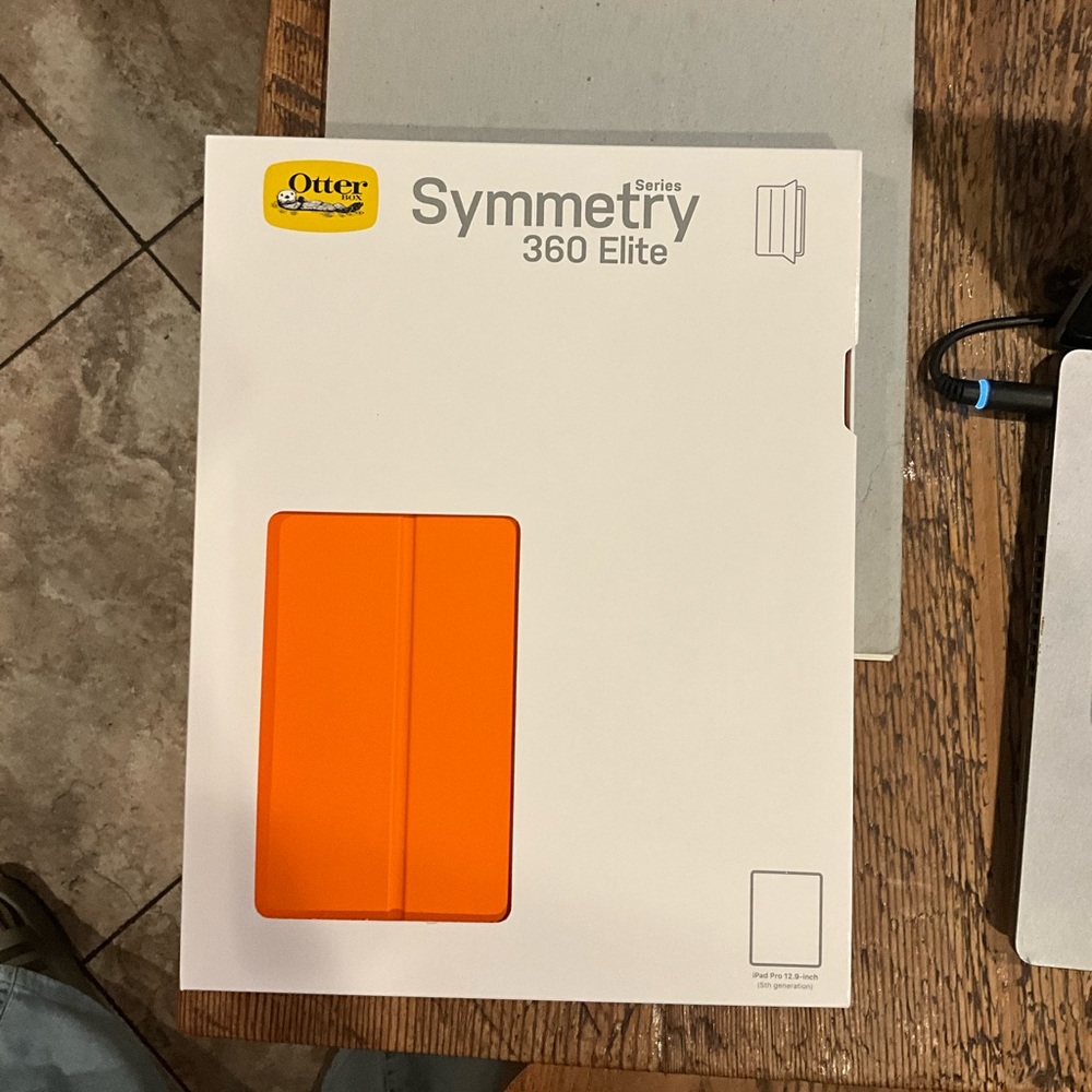 OtterBox case for IPad 6th and 5th generation.Brand new